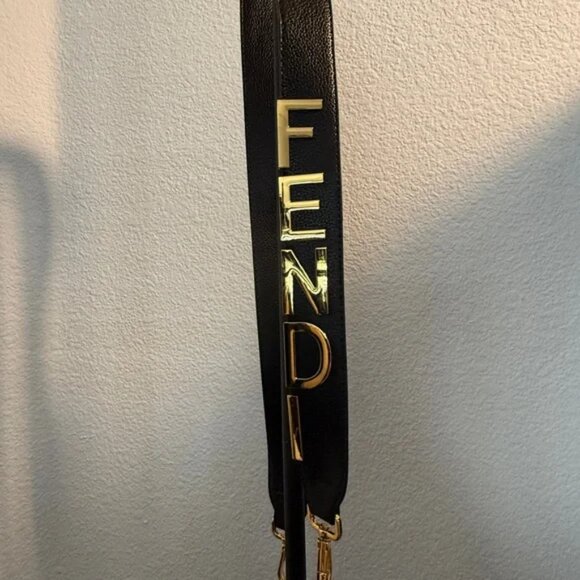 Gorgeous bag! Black hand or crossbody bag! Very large! Used once! - Picture 8 of 10